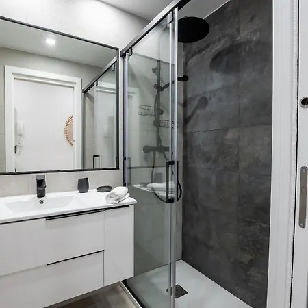 La Malagueta By Sharingco - Estudios Y Premium En Muelle Uno Apartman