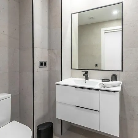 La Malagueta By Sharingco - Estudios Y Premium En Muelle Uno Apartman