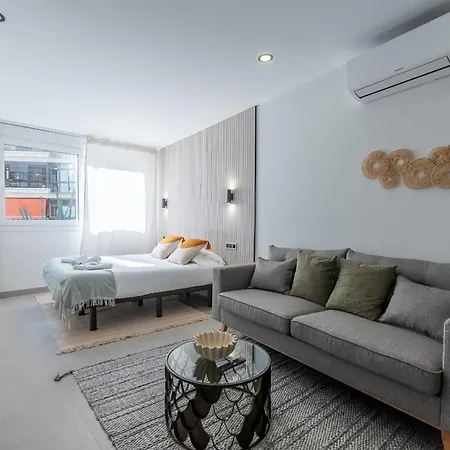 La Malagueta By Sharingco - Estudios Y Premium En Muelle Uno Apartman *