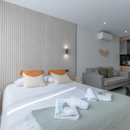 Apartman La Malagueta By Sharingco - Estudios Y Premium En Muelle Uno Málaga