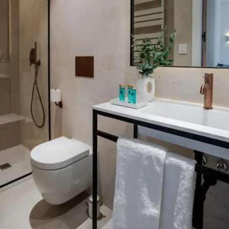 Apartament La Malagueta By Sharingco - Estudios Y Premium En Muelle Uno Malaga